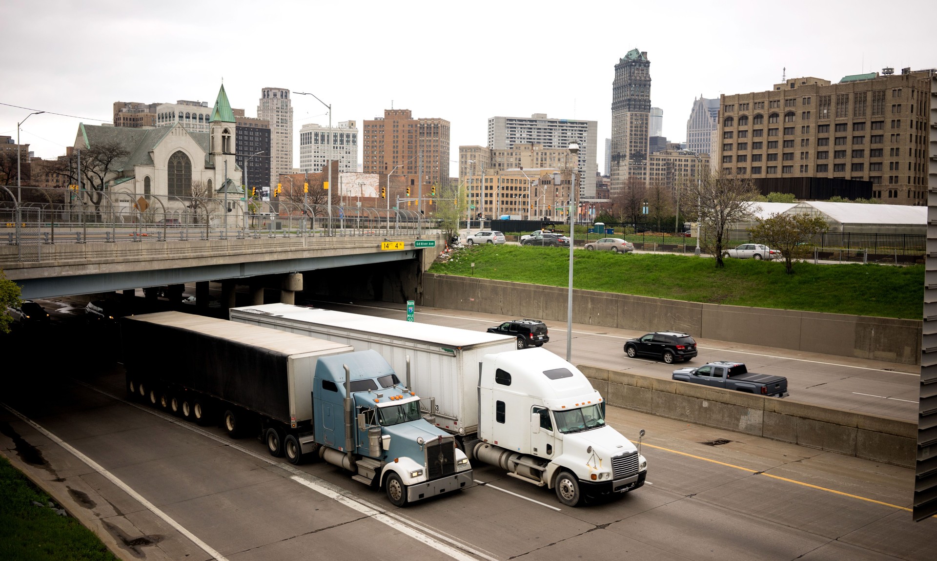 Find Secure Truck Parking with secure, reliable commercial vehicle parking for tractors, trailers, box trucks, and containers—especially across Boston, Worcester, Springfield, and the I‑90 corridor.