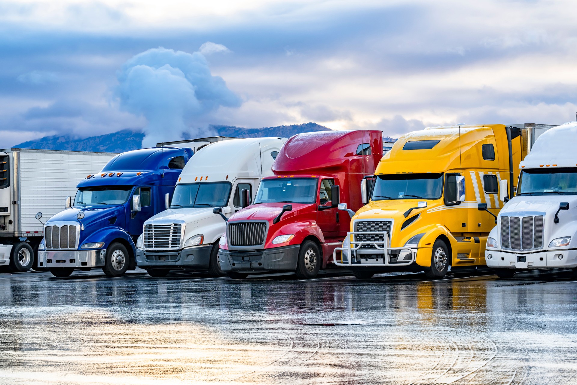 Truck Parking Source, we are dedicated to providing secure and reliable parking solutions for tractors, box trucks, trailers, containers, and commercial vehicles across Louisiana Baton Rouge, Hammond, Gonzales, Lafayette, New Orleans, Shreveport