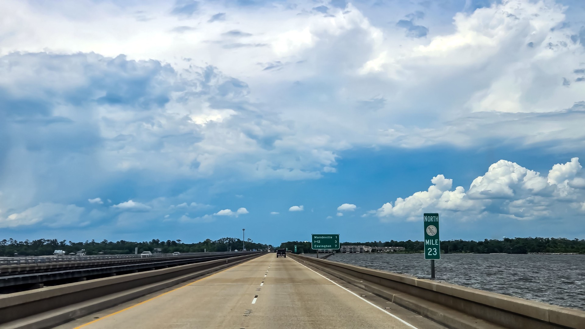 Find Truck Parking Source, we are dedicated to providing secure and reliable parking solutions for tractors, box trucks, trailers, containers, and commercial vehicles across Louisiana Baton Rouge, Hammond, Gonzales, Lafayette, New Orleans, Shreveport